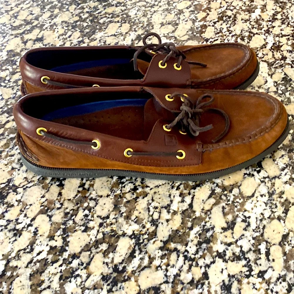 Brown Buck Men's Authentic Original Boat Shoe - Mens 11 - Picture 1 of 2